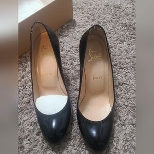 🟥 Christan Loubotion ⬛️